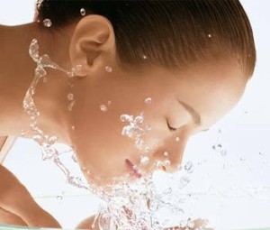 Как правильно очищать сухую кожу